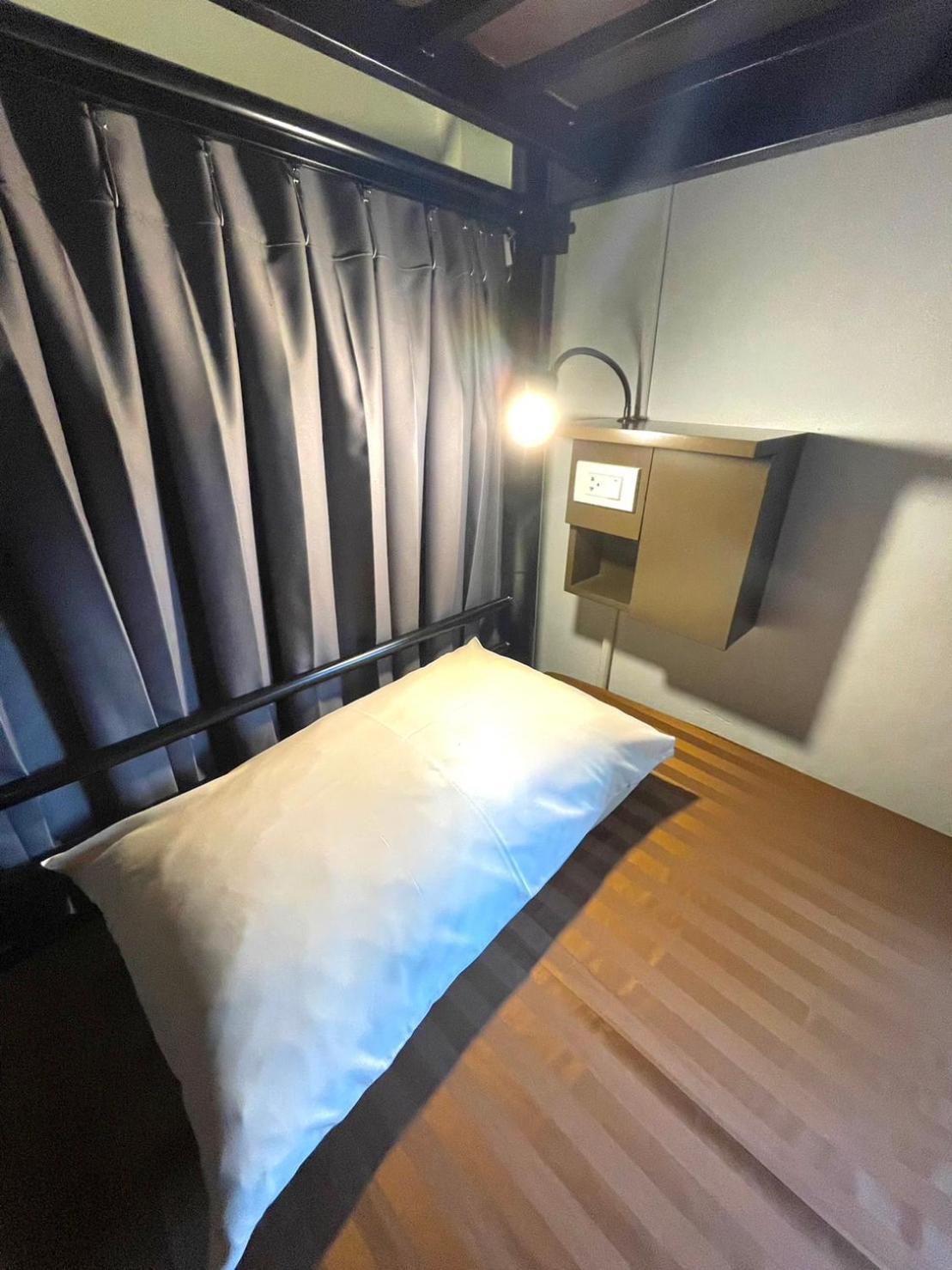 Inn Trog And Inn Soi (Adults Only) バンコク都 エクステリア 写真